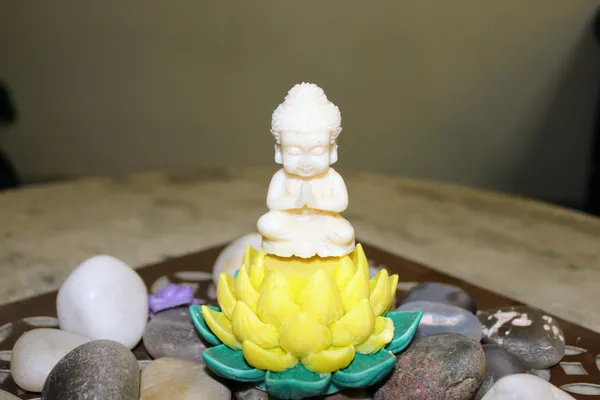 The_Aboli_Angelic_Set_Candle_(_Yellow_Color_)