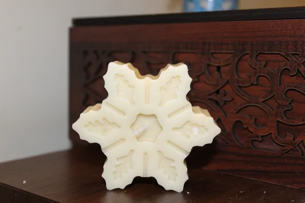 The_Aboli_Eternal_B_lushing_Candle_(_White_Color_)