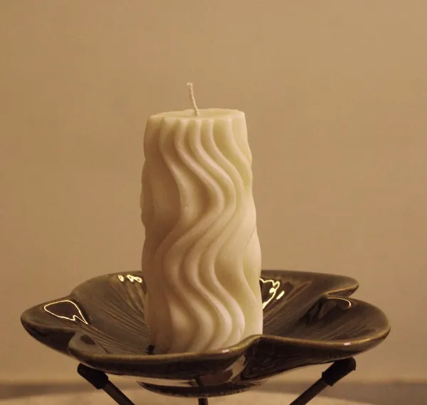 The_Aboli_Pristine_Lotus_Candle_(_White_Color_)