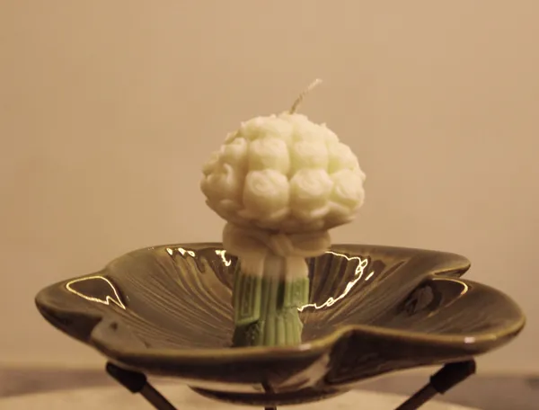 The_Aboli_Etheral_Blossom_Candle_(_Yellow_Color_)