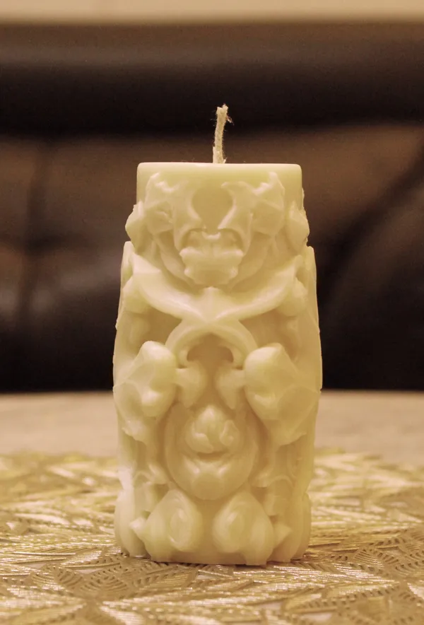 The_Aboli_Petal_Puff_Candle_(_White_Color_)