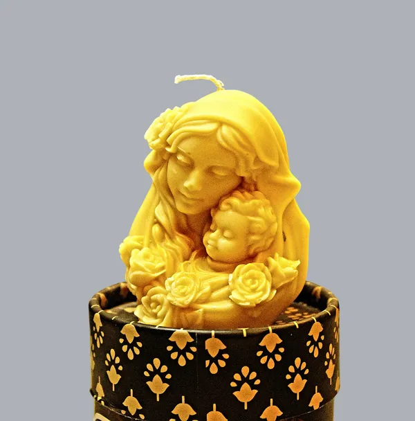 The_Aboli_Flora_Hush_Candle_(_Yellow_Color_)
