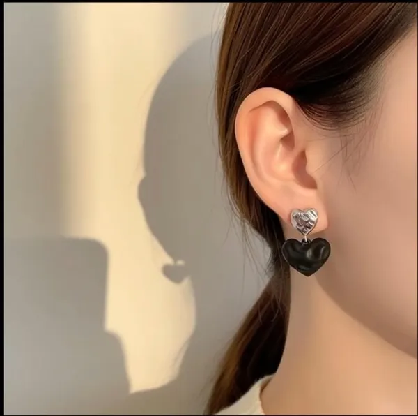 Black_Modern_Grunge_Romantic_Textured_Heart_Earrings_For_Women