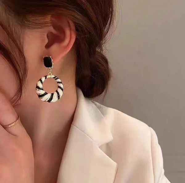 Black_And_White_Parisian_Monochrome_Hoop_Earrings_For_Women