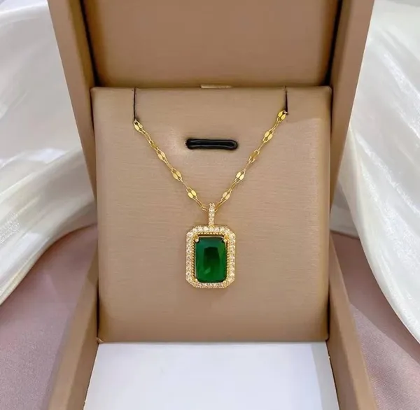 Green_Regal_Emerald_Radiance_Square_Halo_Necklace_For_Women