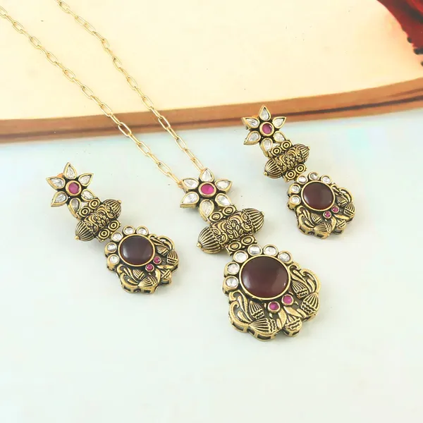 Antique_Gold_Designer_Kundan_Pendant_&_Earrings_Set_for_Women