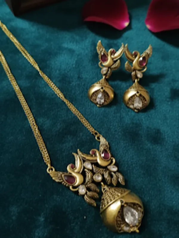 Antique_Gold_Plated_Peacock_Pendant_Set_|_Ethnic_Traditional_Pendant_Set