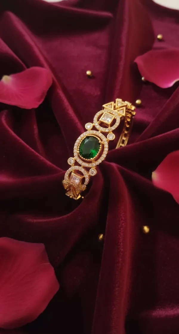 Designer_Kundan_Bracelet_|_Gold_Plated_Ethnic_emerald_Jewellery