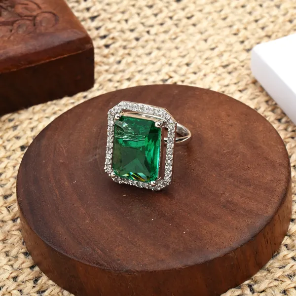 Emerald_Ring_for_Women
