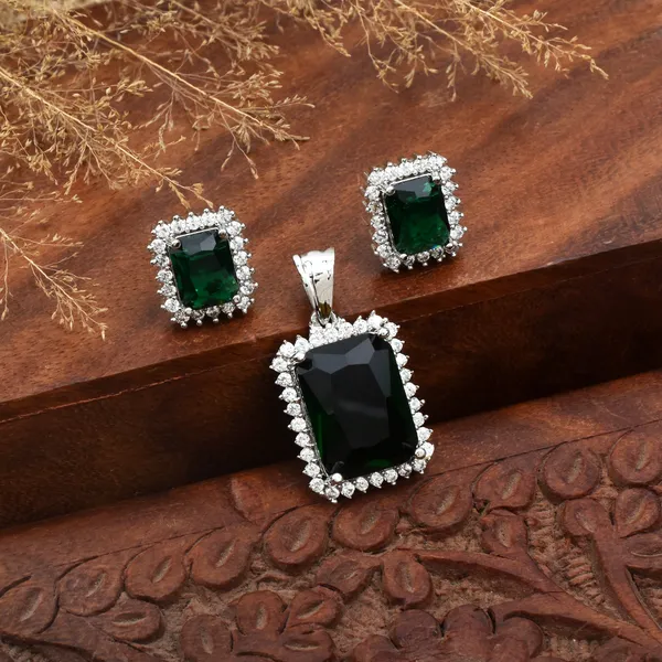 Emerald_Cubic_Zirconia_Diamond-Look__Pendant_Set|_Pendant_set_for_women