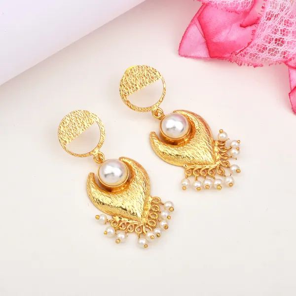 Golden_And_White_Pearls_Gold-Plated_Earrings_|_Statement_Earrings