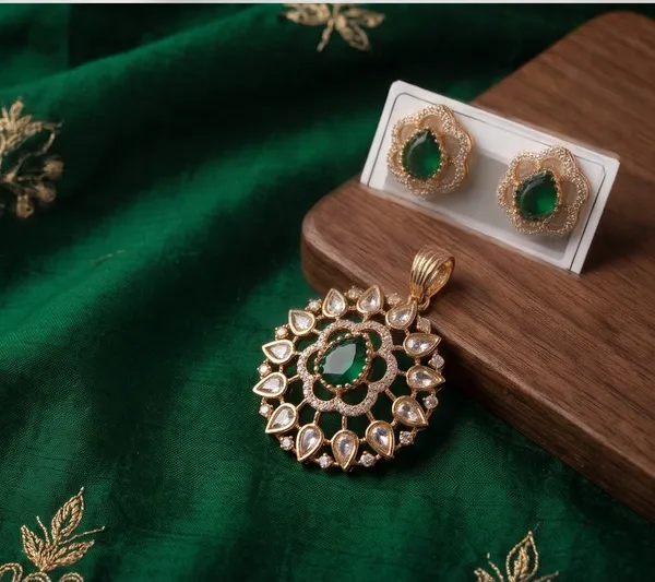 Kundan,_Diamond_and__Emerald_Star_Pendant_and_Earrings__|__Fusion_and_designer__wear