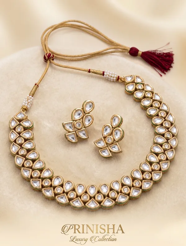 Luxury_Kundan_Choker_Necklace_Set_with_Earrings_|_Traditional_Gold_Finish_Bridal_Jewellery