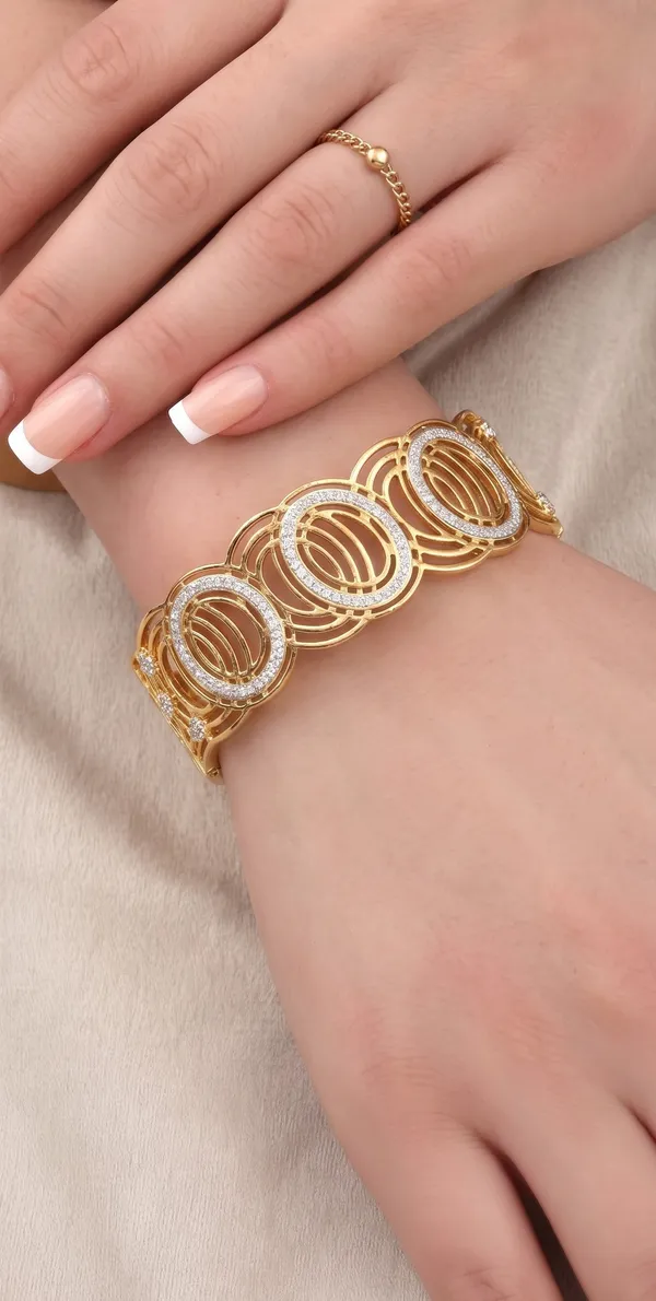 Anti_Tarnish_oval_Gold_Broad_Statement_Bracelet_–_Elegant_Circular_Design_Cuff_for_Women