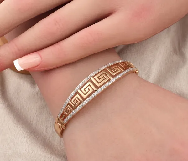 Premium_Gold_Sleek_Greek_Pattern_Anti-Tarnish_Bracelet_for_Women