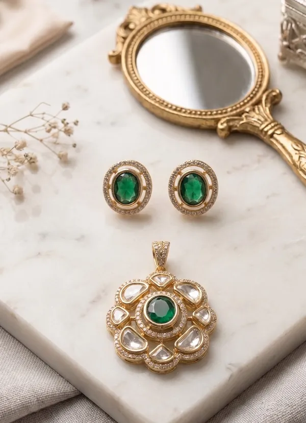 Premium_Polki_Pendant_set_|_Emerald_Premium_oval_Polki_Pendant_Set
