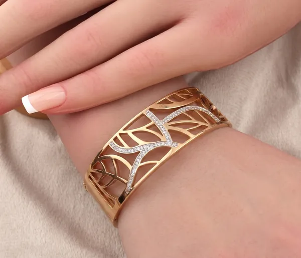 Premium__Gold_Leaf_Design_Anti-Tarnish_Broad_Bracelet_for_Women_|