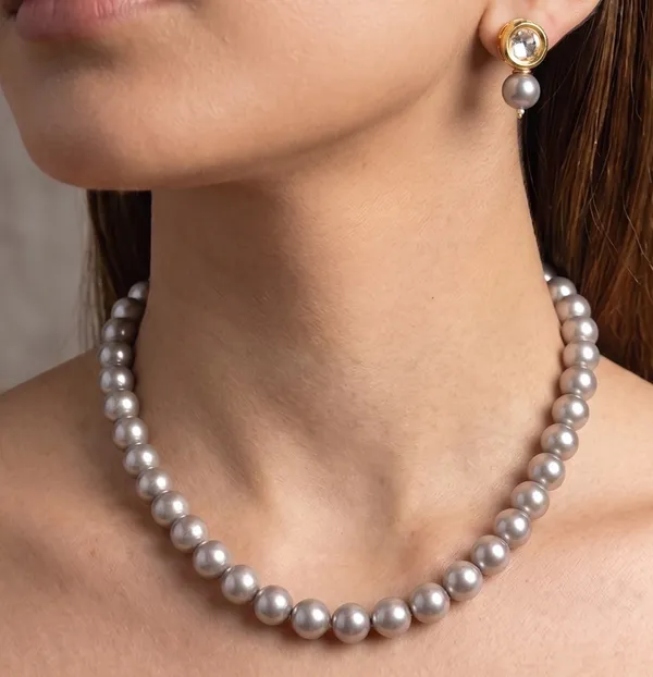 Moonlit_Silver_Grey_Pearl_Single_Line_Mala_|_Timeless_Necklace