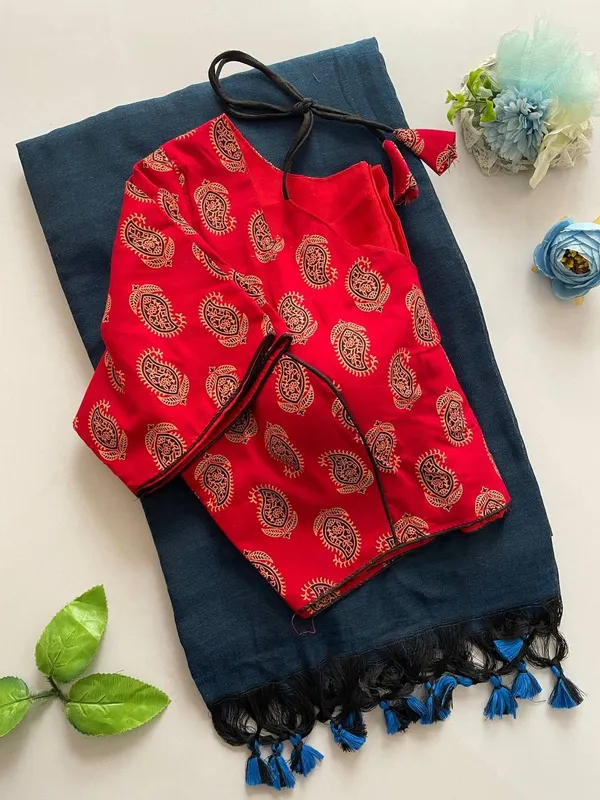 Red_Cotton_Saree_And_Blouse_For_Women