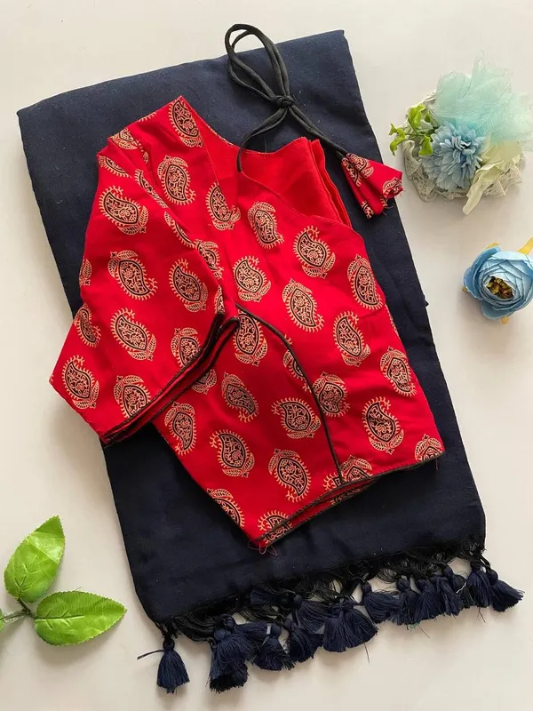 Red_Cotton_Saree_And_Blouse_For_Women