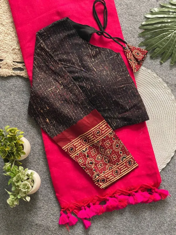 Black_Cotton_Saree_And_Blouse_For_Women