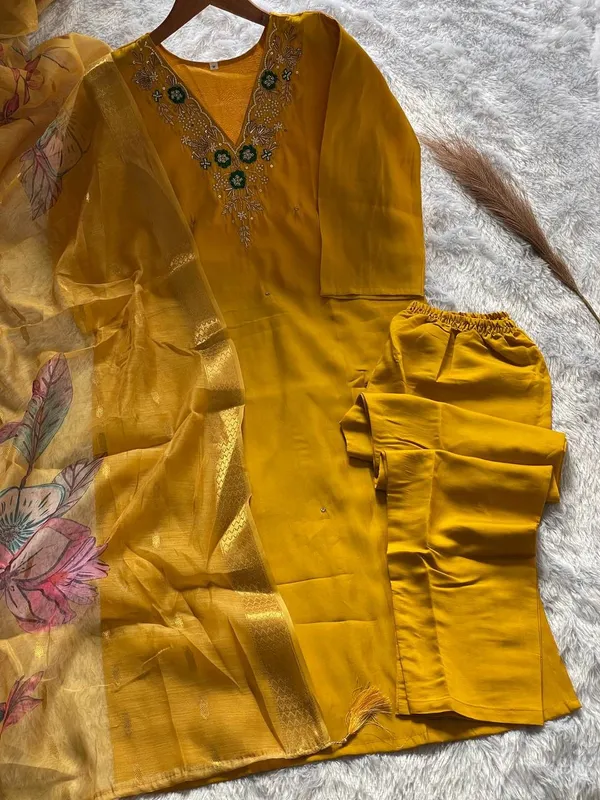 Yellow_Cotton_Kurta_Set_For_Women
