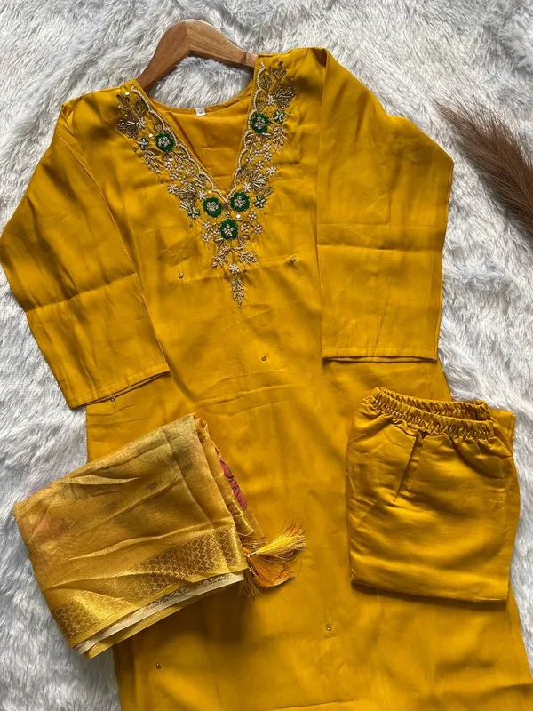 Yellow_Cotton_Kurta_Set_For_Women