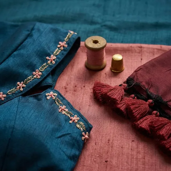 Navy_Blue_Cotton_Saree_And_Blouse_For_Women