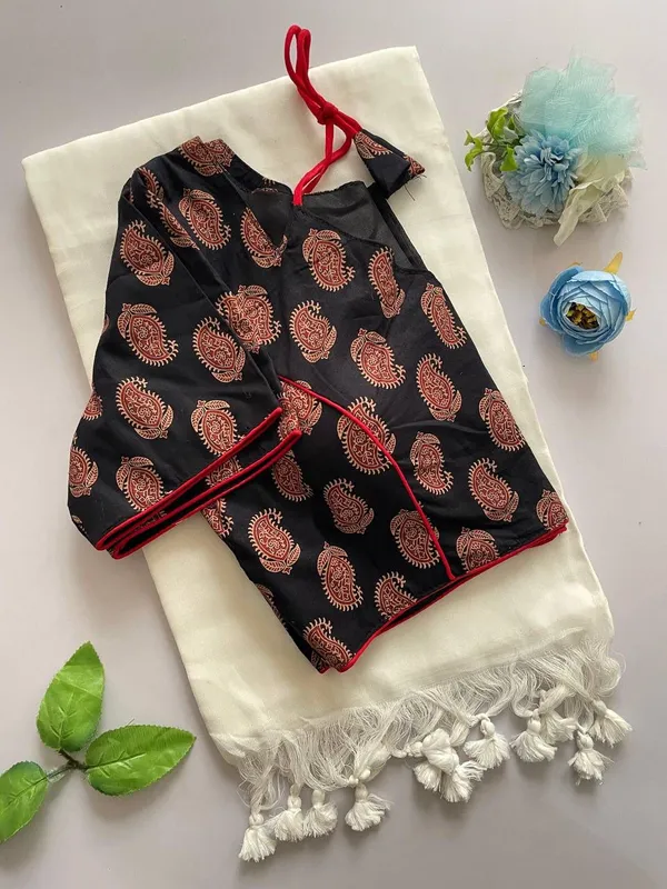 Black_Cotton_Saree_And_Blouse_For_Women
