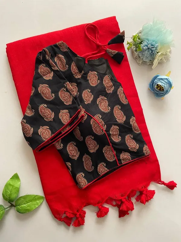 Black_Cotton_Saree_And_Blouse_For_Women