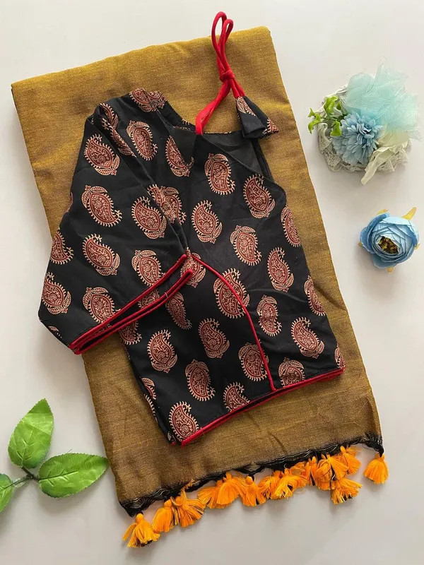 Black_Cotton_Saree_And_Blouse_For_Women