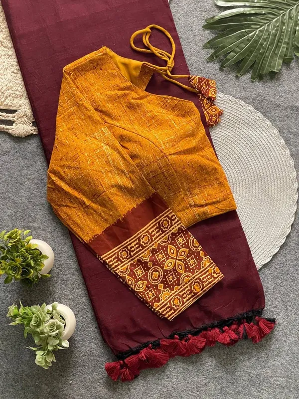 Red_Cotton_Saree_And_Blouse_For_Women