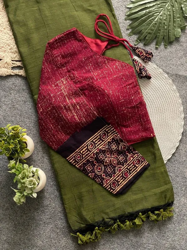 Maroon_Cotton_Saree_And_Blouse_For_Women