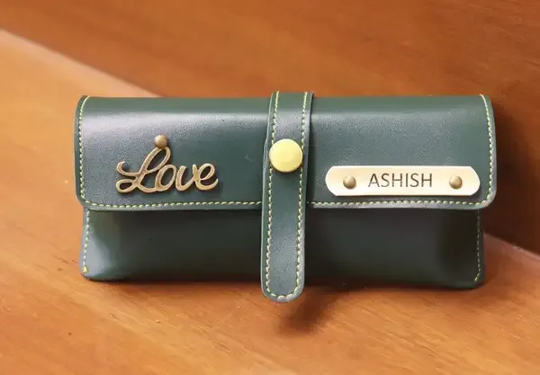 Personalized_Leather_Sunglass_Holder_–_Custom_Name_Engraved_Eyewear_Case_|_Premium_Glasses_Organizer