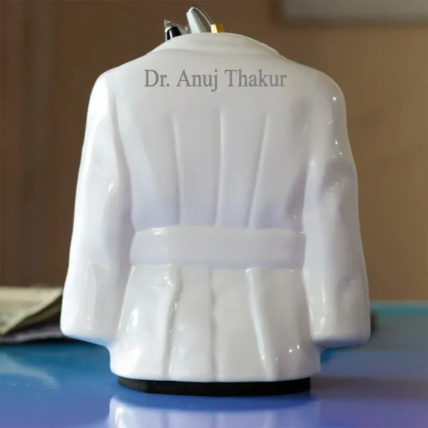 Personalized_Doctor_Coat_Pen_Stand_with_Name_|_Custom_Doctor_Desk_Organizer_|_Doctor_Gift_|_Medical_Pen_Holder_|_GIFTTYE