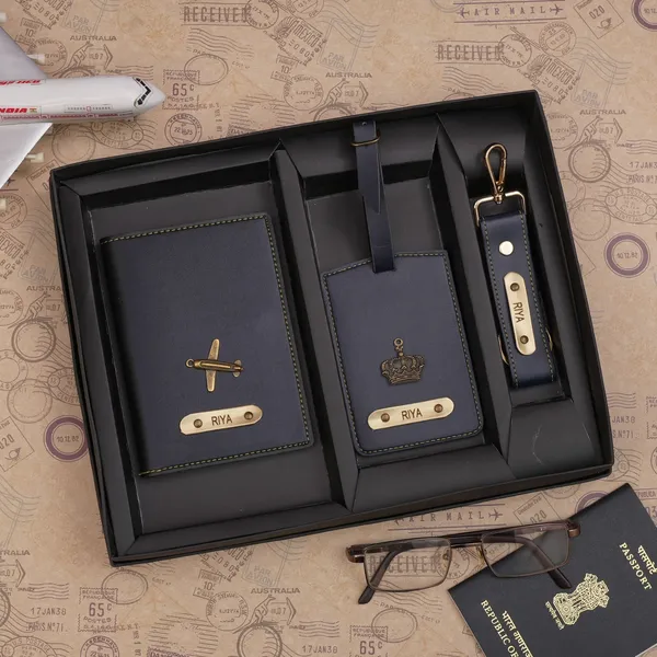 Personalized_Traveloholic_Gift_Set_(Passport_Cover_+_Luggage_Tag_+_Keychain)