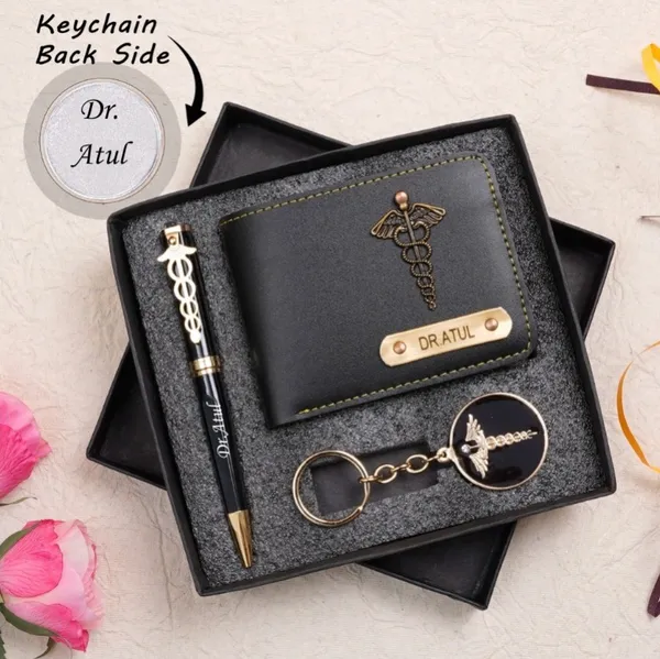 Personalized_Doctor_Gift_Set_(Wallet_+_Pen_+_Doctor_Keychain)