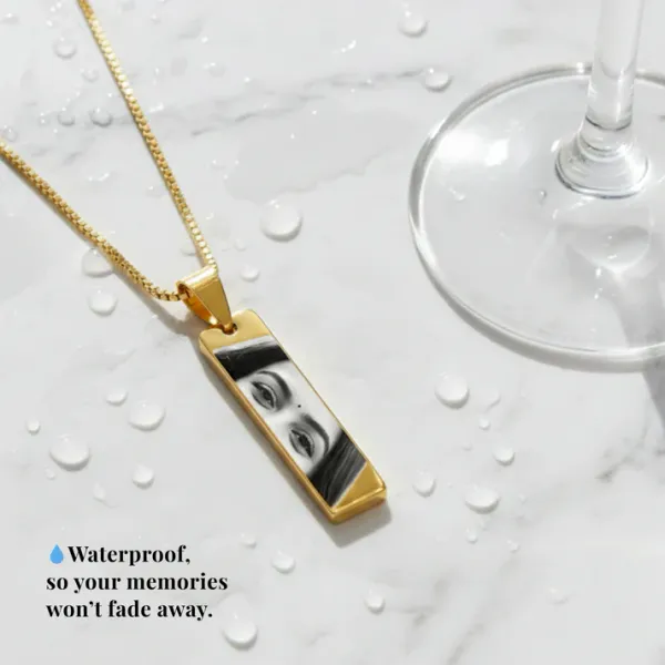 Personalized_Photo_Eye_Necklace_Golden
