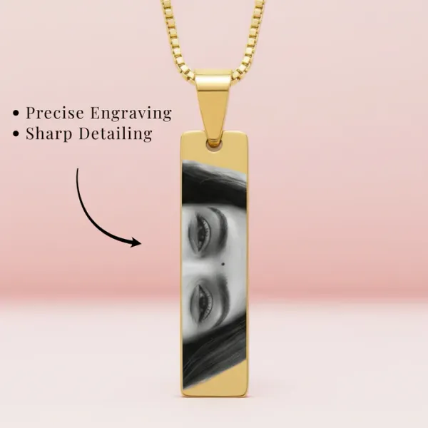 Personalized_Photo_Eye_Necklace_Golden