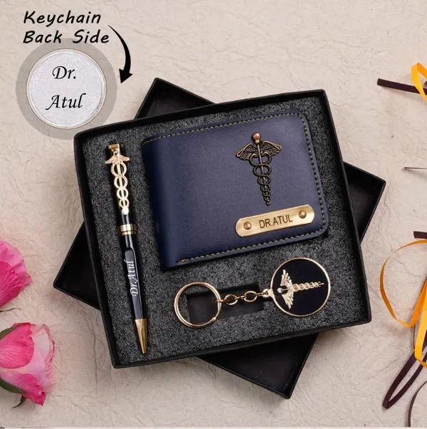 Personalized_Doctor_Gift_Set_(Wallet_+_Pen_+_Doctor_Keychain)
