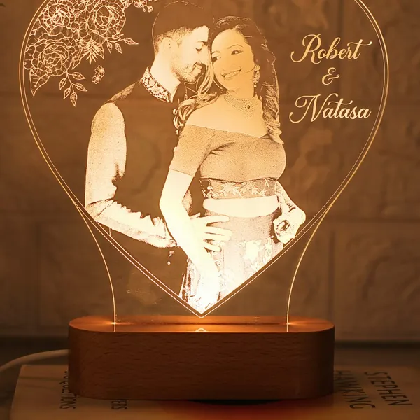 Personalized_Heart_Photo_LED_Lamp_with_Wooden_Base