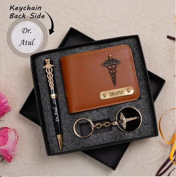 Personalized_Doctor_Gift_Set_(Wallet_+_Pen_+_Doctor_Keychain)