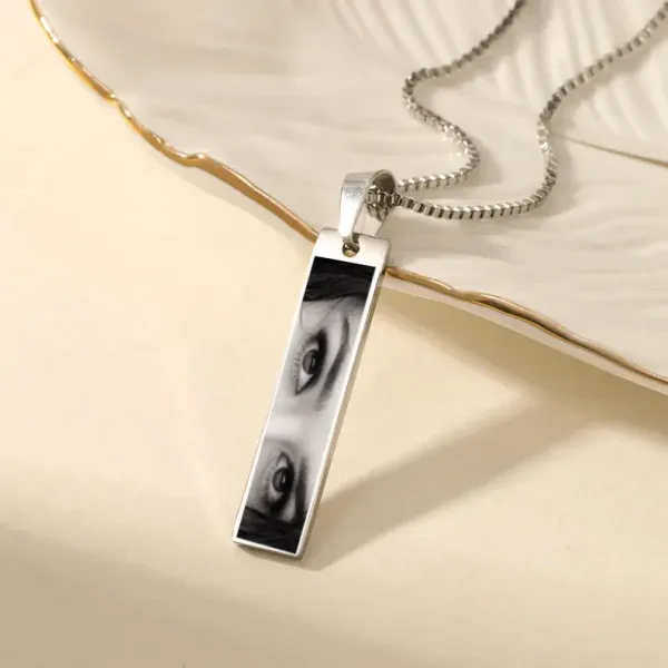 Personalized_Photo_Eye_Necklace_Silver
