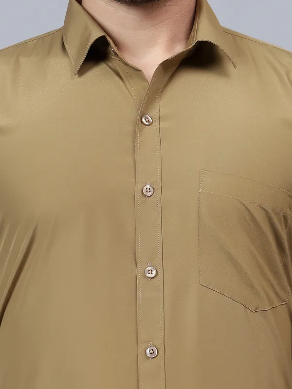 Khaki_Slim_Fit_Solid_Spread_Collar_Full_Sleeve_Rich_Cotton_Formal_Shirt_For_Men