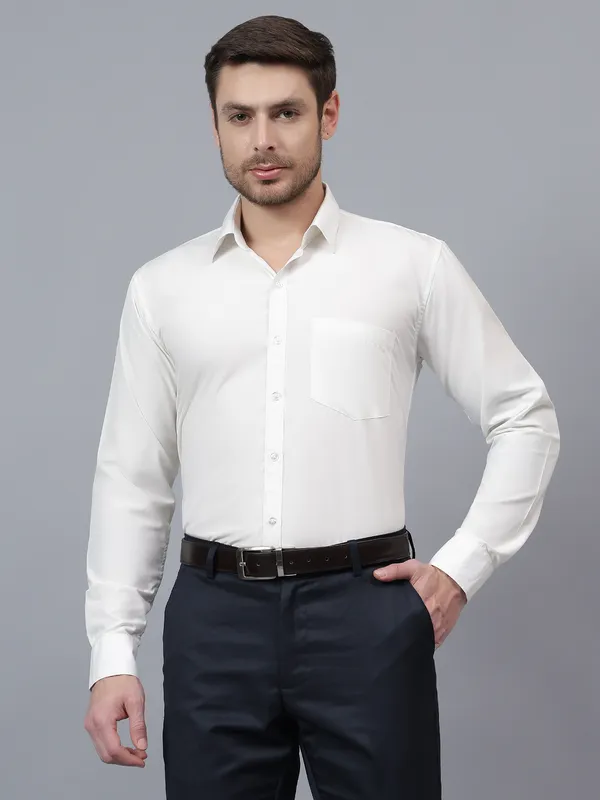 Cream_Slim_Fit_Solid_Spread_Collar_Full_Sleeve_Rich_Cotton_Formal_Shirt_For_Men