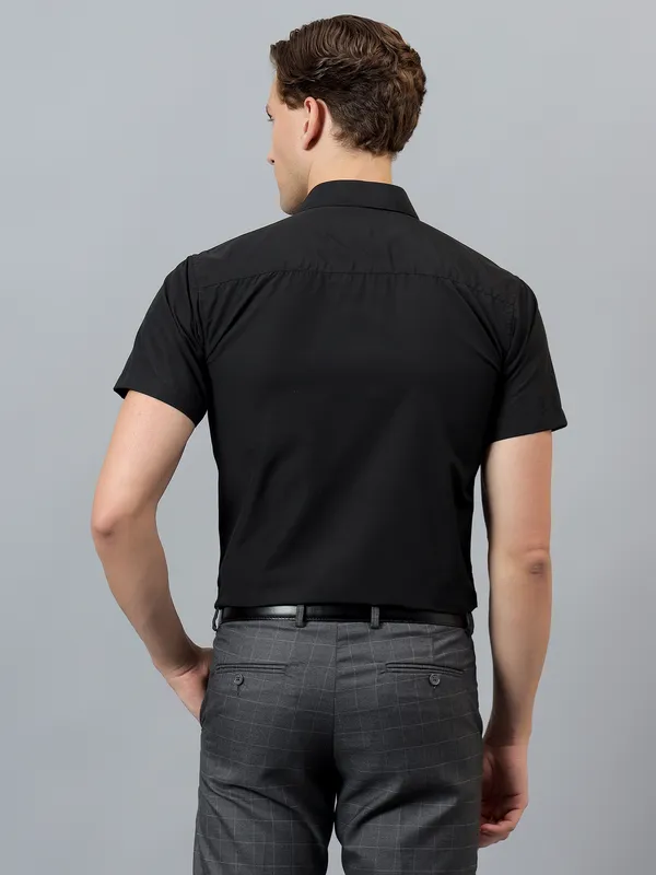 Black_Slim_Fit_Solid_Spread_Collar_Half_Sleeve_Formal_Shirt_For_Men