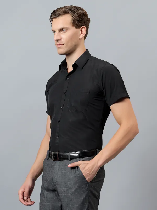 Black_Slim_Fit_Solid_Spread_Collar_Half_Sleeve_Formal_Shirt_For_Men