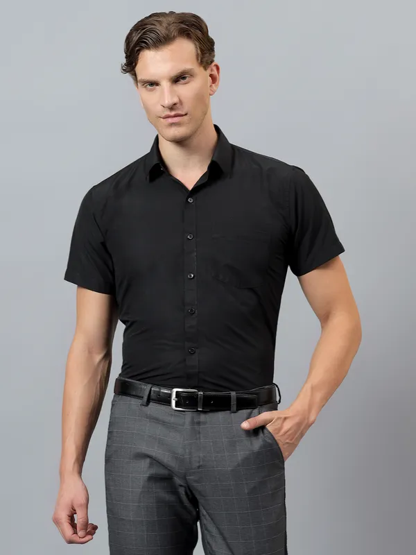 Black_Slim_Fit_Solid_Spread_Collar_Half_Sleeve_Formal_Shirt_For_Men