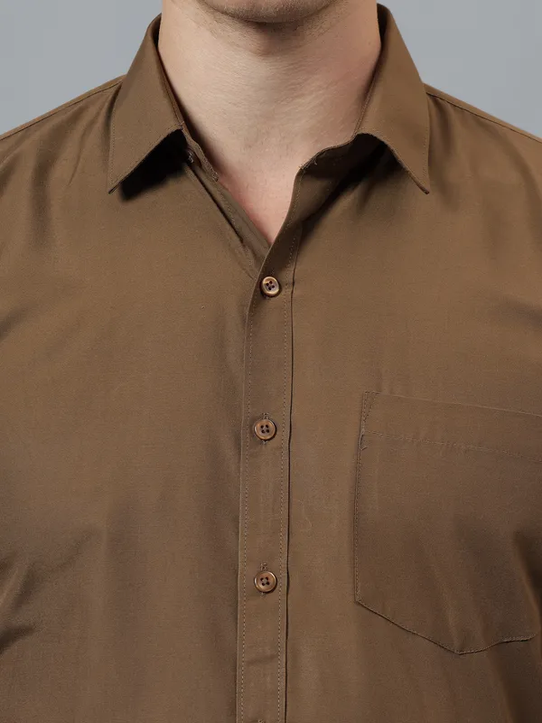 Coffee_And_Brown_Slim_Fit_Solid_Spread_Collar_Half_Sleeve_Formal_Shirt_For_Men