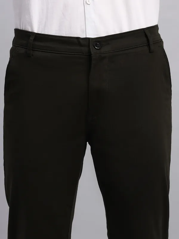 Green_Relaxed_Straight_Leg_Slim_Fit_High_Rise_Chinos_Trousers_For_Men